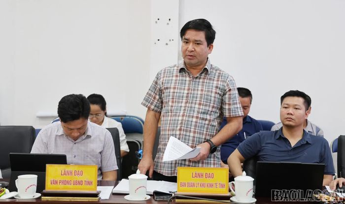 Lãnh đạo Ban Quản lý Khu Kinh tế tỉnh trả lời một số kiến nghị của địa phương.