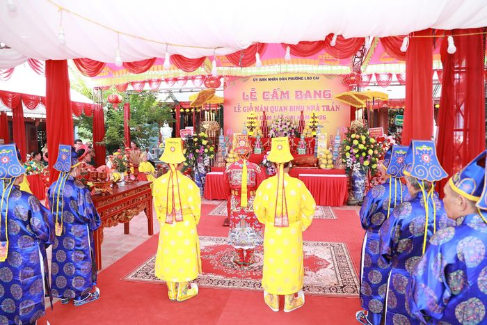 Gần 100 nghệ nhân và thành viên các câu lạc bộ thực hành tín ngưỡng thờ Mẫu Việt Nam tham gia lễ hội.