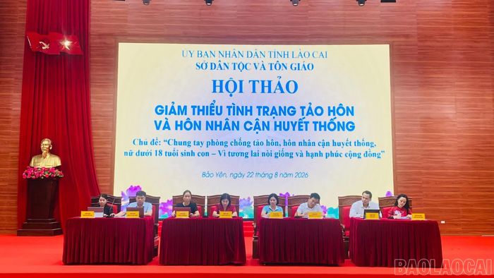 Các đại biểu dự tọa đàm tham gia thảo luận, đối thoại.