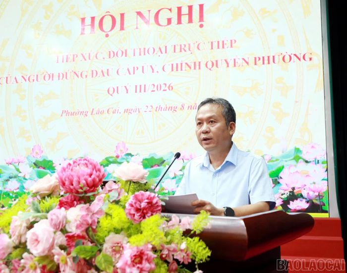 Đồng chí Nguyễn Quốc Huy - Bí thư Đảng ủy, Chủ tịch HĐND phường Lào Cai phát biểu giao nhiệm vụ cho các cơ quan, đơn vị và định hướng một số nhiệm vụ quan trọng trong năm học mới 2026 -2027.