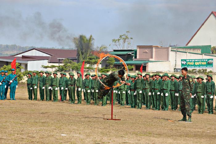 Rèn quân tinh nhuệ