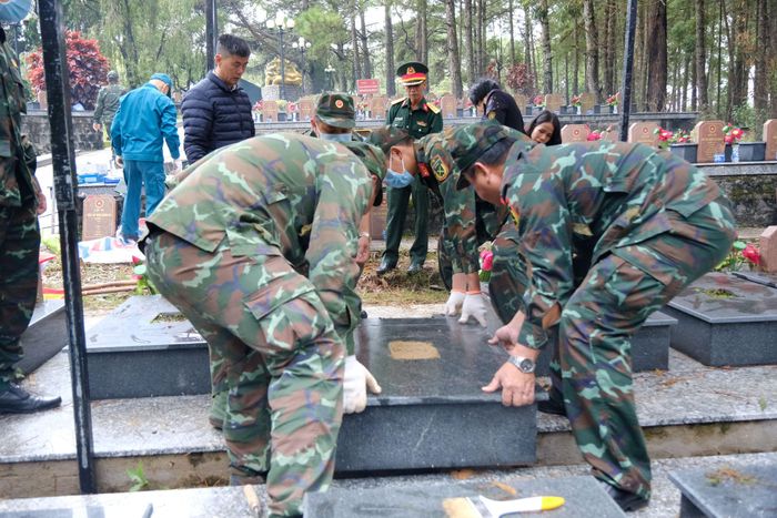 Nhiệm vụ lấy mẫu phục vụ giám định ADN hài cốt liệt sĩ về đích trước thời hạn 3 tháng
