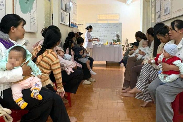 Trạm Y tế phường Lâm Viên - Đà Lạt kết hợp tư vấn dinh dưỡng, khám sức khỏe định kỳ và tiêm chủng cho trẻ em
