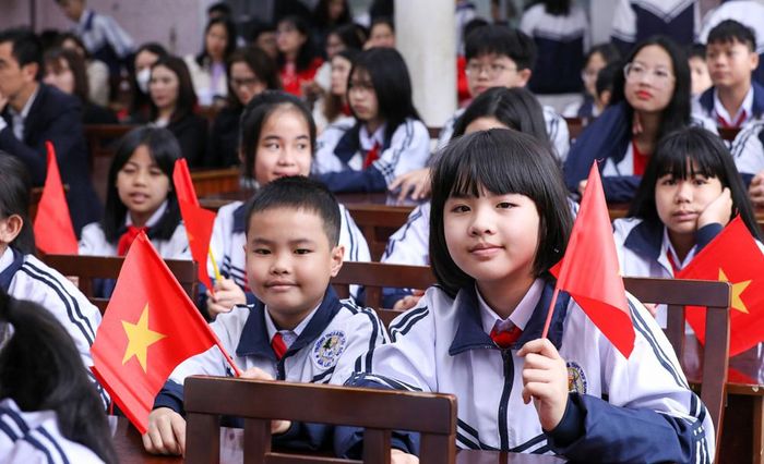 Việc tổ chức lại mạng lưới cơ sở giáo dục công lập được thực hiện theo hướng hợp nhất