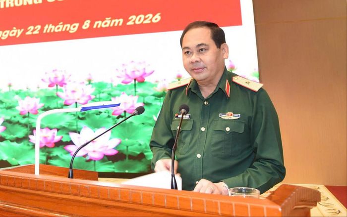 Thiếu tướng Nguyễn Thanh Phong, Phó Chính ủy Học viện Lục quân phát biểu tại hội nghị