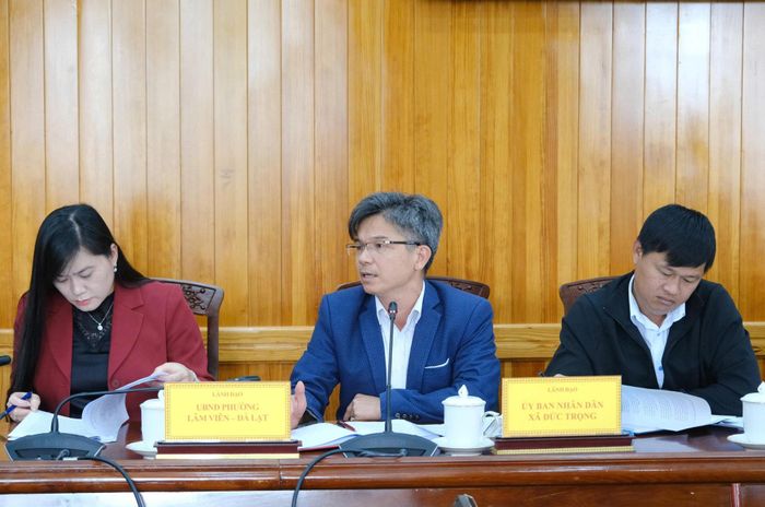 Các đại biểu tham dự cuộc họp