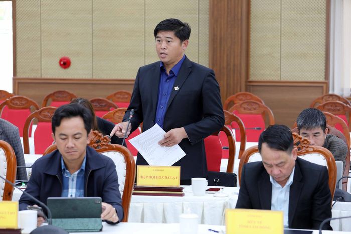 Chủ tịch Hiệp hội Hoa Đà Lạt Phan Thanh Sang đề xuất một số nội dung bổ sung vào các chương trình
