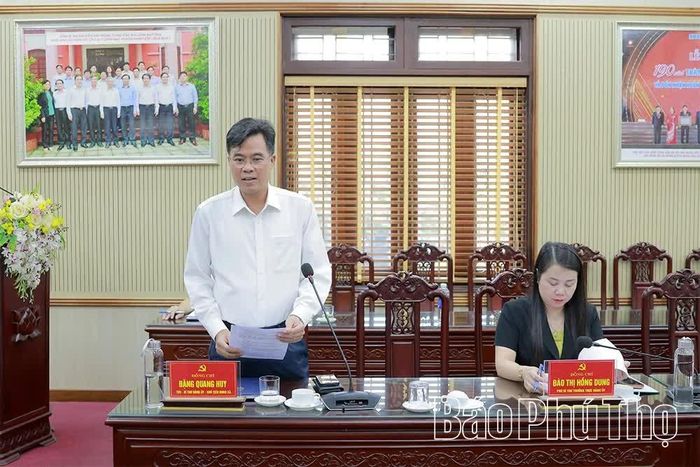 Lãnh đạo xã Thanh Sơn phát biểu tại buổi làm việc.