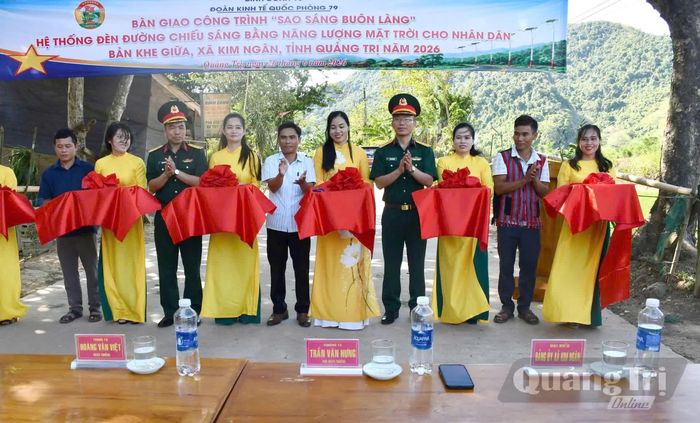Một hoạt động hỗ trợ của Đoàn KTQP 79 đối với các địa phương lân cận khu vực sản xuất của đơn vị - Ảnh: V.M