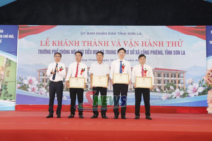 Các cá nhân nhận Bằng khen của Chủ tịch UBND tỉnh.