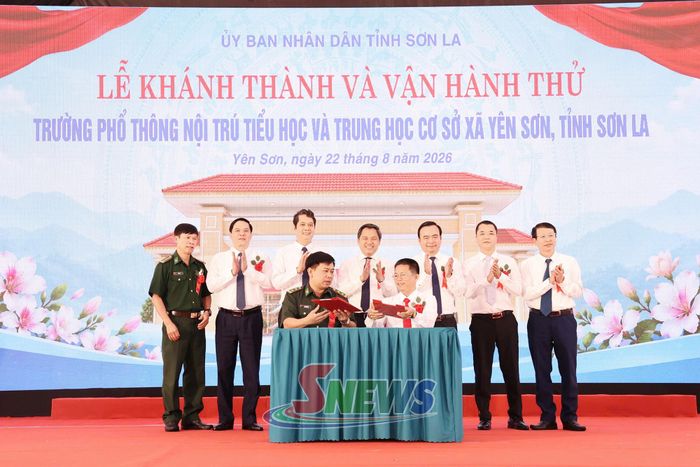 Trường phổ thông nội trú Tiểu học và THCS Yên Sơn và Đồn Biên phòng Chiềng On đã ký kết chương trình phối hợp.