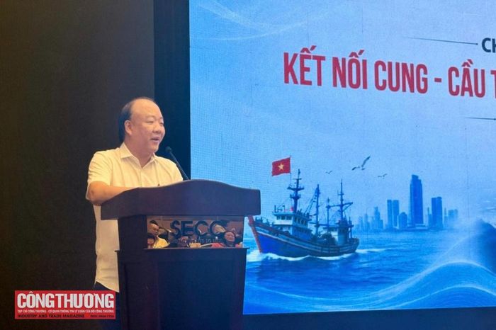 Ông Trần Hữu Linh, Cục trưởng Cục Quản lý và Phát triển thị trường trong nước (Bộ Công Thương), chỉ ra bức tranh tương phản khi kim ngạch xuất khẩu thủy sản năm 2025 đạt kỷ lục 11 tỷ USD, trong khi quy mô tiêu thụ tại thị trường nội địa chỉ là 1 tỷ USD - Ảnh: Kim Huệ