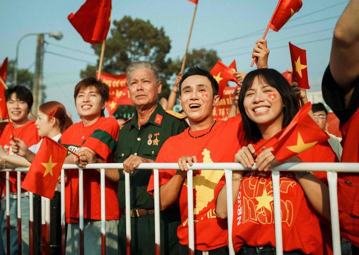 "Nghỉ hè sợ nghỉ hưu" thể hiện góc nhìn của thế hệ trẻ về ký ức của thế hệ ông cha. (Ảnh: NSX).