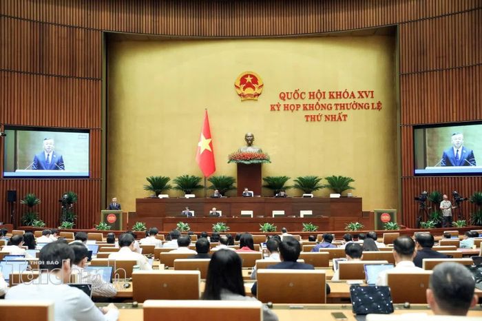 Toàn cảnh phiên họp sáng 22/8. Ảnh: Đức Thanh