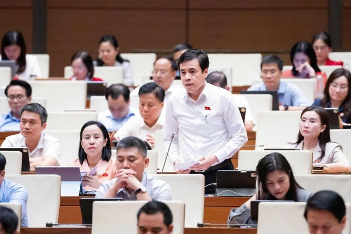 Đại biểu Trần Anh Tuấn (đoàn TP.HCM) phát biểu. Ảnh: Quochoi.vn