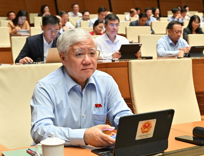 Phó Chủ tịch Thường trực Quốc hội Đỗ Văn Chiến và các đại biểu dự phiên họp. Ảnh: Quang Khánh