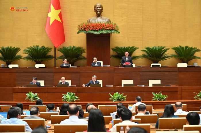 Chủ tịch Quốc hội Trần Thanh Mẫn chủ trì, Phó Chủ tịch Quốc hội Nguyễn Khắc Định điều hành phiên họp. Ảnh: Quang Khánh