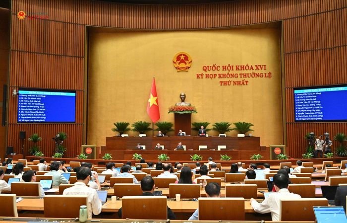 Chủ tịch Quốc hội Trần Thanh Mẫn chủ trì, Phó Chủ tịch Quốc hội Nguyễn Khắc Định điều hành phiên họp. Ảnh: Quang Khánh