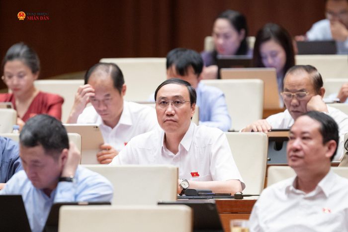 Các đại biểu tham dự phiên họp. Ảnh: Phạm Thắng