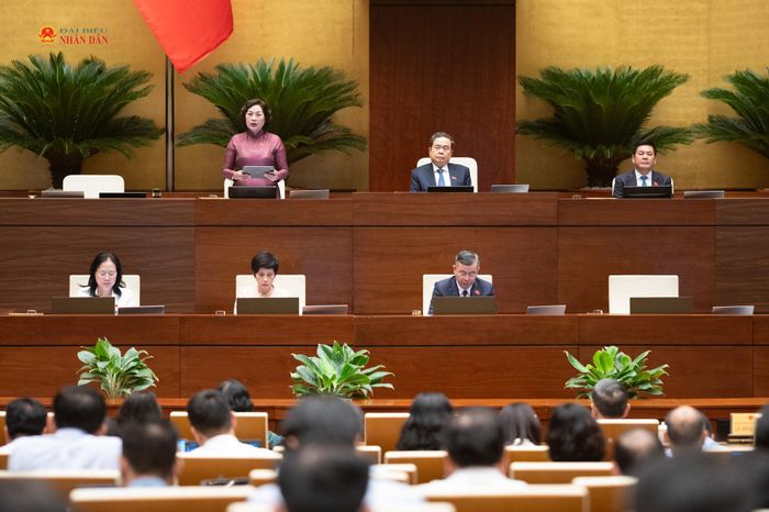 Chủ tịch Quốc hội Trần Thanh Mẫn chủ trì, Phó Chủ tịch Quốc hội Nguyễn Thị Hồng điều hành phiên họp. Ảnh: Phạm Thắng