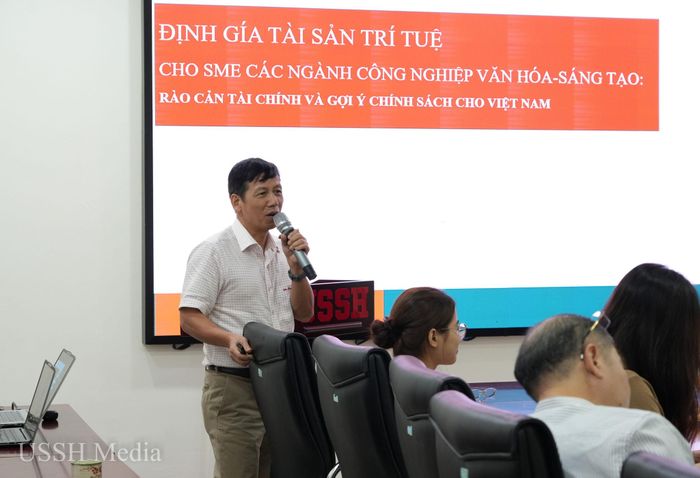 TS. Phạm Thế Dũng - Viện Nghiên cứu đổi mới và phát triển bền vững, Nguyên Phó Cục trưởng Cục Đổi mới sáng tạo, Bộ KH&CN chia sẻ về vấn đề: "Định giá tài sản trí tuệ của doanh nghiệp nhỏ và vừa trong các ngành công nghiệp văn hóa và sáng tạo: Rào cản tài chính và gợi ý chính sách cho Việt Nam"