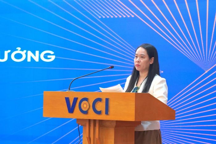 Bà Cao Thị Thanh Lan - Đại diện Cục Quản lý, giám sát chính sách thuế, phí và lệ phí (Bộ Tài chính) phát biểu tại sự kiện.