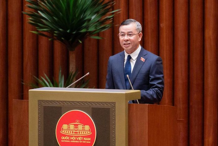 Bộ trưởng Tài chính Ngô Văn Tuấn phát biểu giải trình ý kiến đại biểu. Ảnh: Media Quốc hội