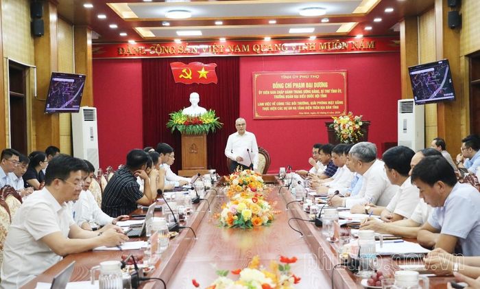 Bí thư Tỉnh ủy Phú Thọ Phạm Đại Dương chỉ đạo tại buổi kiểm tra.