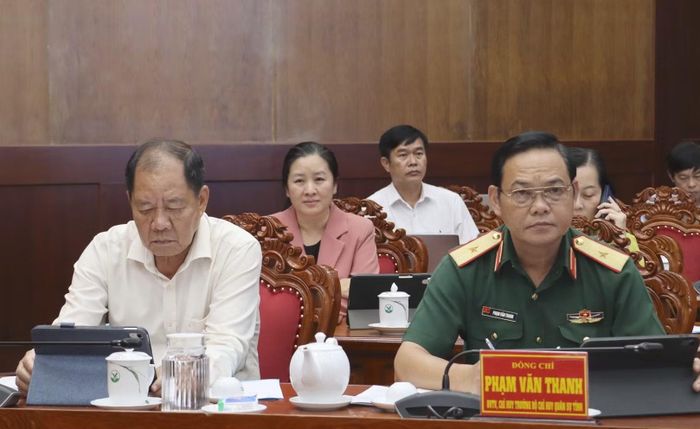 Các đại biểu tham dự hội nghị tập huấn tổ chức tại Tỉnh ủy Vĩnh Long.