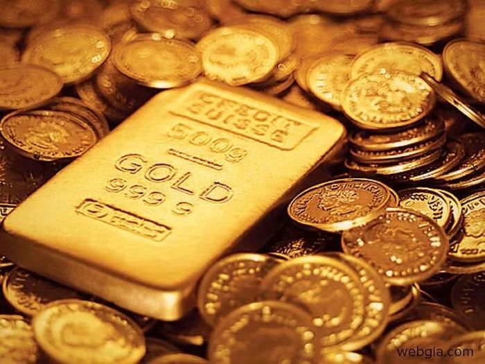 Đồng USD yếu hỗ trợ vàng tăng giá.