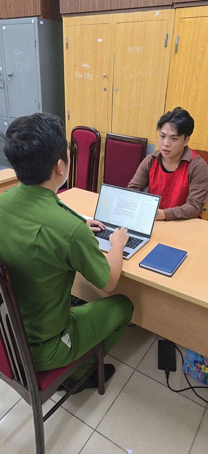 Đối tượng Nguyễn Văn Sinh tại cơ quan Công an.