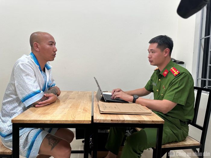 Đối tượng Lê Văn Phú tại cơ quan điều tra.