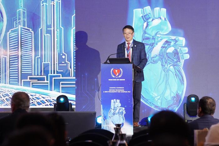 GS.TS Phạm Mạnh Hùng, Viện trưởng Viện Tim mạch - Bệnh viện 19-8 phát biểu khai mạc hội nghị.
