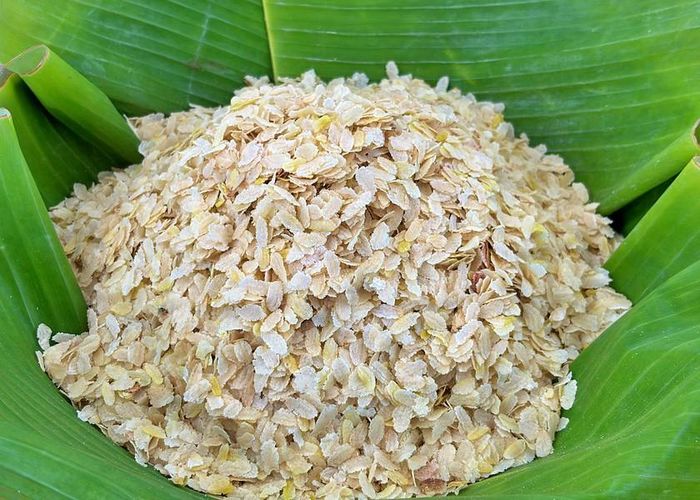 Món cốm dẹp của đồng bào Khmer không chỉ là món ăn mừng được mùa, món này còn dùng để cúng lễ. Ảnh: Thu Lê