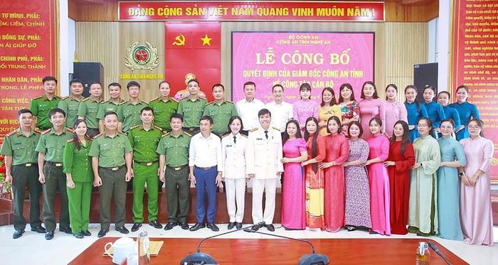 Ban Giám hiệu và toàn thể cán bộ, giáo viên, nhân viên Trường Văn hóa Công an nhân dân VI. Ảnh: Công an Nghệ An