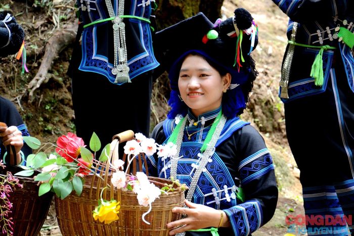 Vẻ đẹp thiếu nữ Hà Nhì. Ảnh: Quốc Hồng