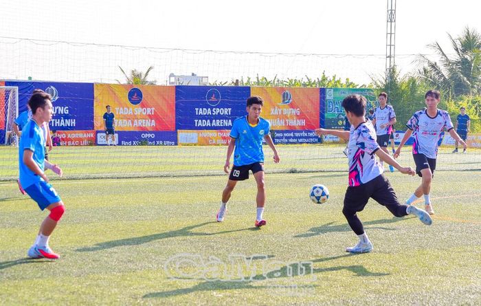 Các đội bóng thi đấu với tinh thần “Đoàn kết - Trung thực - Cao thượng”.