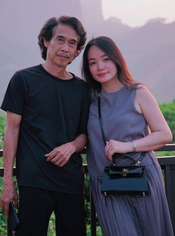 Phú Đôn kết hôn ở tuổi 45 với bà xã kém 25 tuổi.