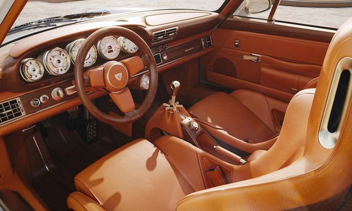 Dấu ấn của hãng thời trang Pháp xuất hiện ở khắp nơi. (Ảnh: Singer Vehicle Design/Louis Vuitton)