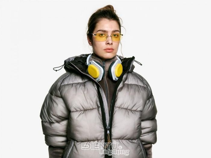 Headphone (a) có giá bán 4.990.000