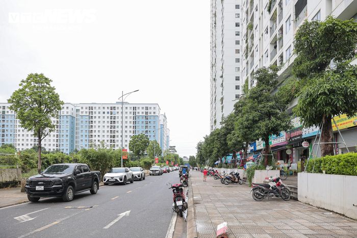 Tương tự, đoạn đường dài gần 300 m phía sau hai tòa chung cư N02-N03 Ecohome, phường Đông Ngạc, trước đây thường xuyên ngập sâu mỗi khi mưa lớn nhưng nay không còn ghi nhận tình trạng này.