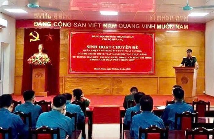 Chi bộ Quân sự (phường Thanh Xuân, thành phố Hà Nội) tổ chức sinh hoạt chuyên đề quán triệt Chỉ thị số 07-CT/TW của Bộ Chính trị. Ảnh: Minh Nga