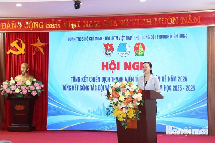 Phó Bí thư Thường trực Đảng ủy phường Kiến Hưng Lê Thị Thanh Nhàn phát biểu chỉ đạo tại hội nghị. Ảnh: Tuấn Điệp