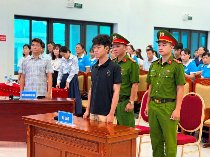 Phiên tòa giả định phỏng theo một vụ án hình sự thực tế về tội “Mua bán người dưới 16 tuổi”. Ảnh: Thanh Hà