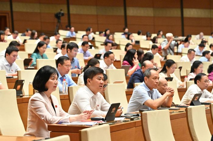 Các đại biểu Quốc hội tham dự phiên thảo luận chiều 22-8. Ảnh: Quang Khánh