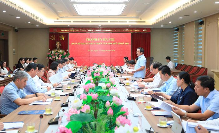 Bí thư Thành ủy Hà Nội Trần Đức Thắng, Trưởng Ban Chỉ đạo phát biểu kết luận buổi làm việc. Ảnh: Quang Thái