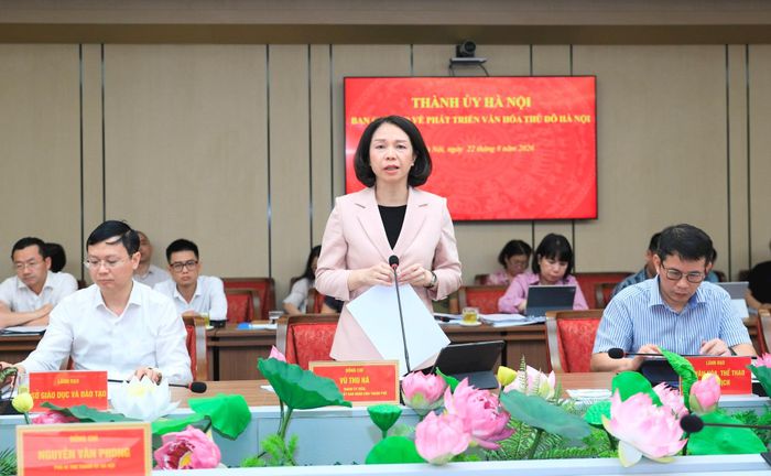Phó Chủ tịch UBND thành phố Hà Nội Vũ Thu Hà phát biểu thảo luận. Ảnh: Quang Thái