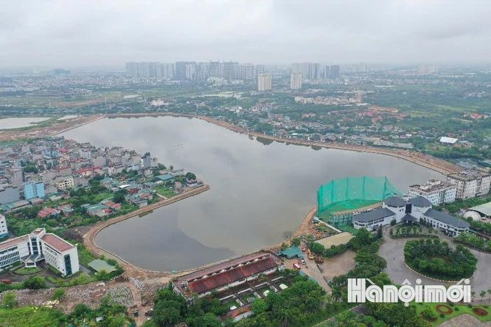 Hồ điều hoà Phú Đô. Ảnh: Phạm Hùng