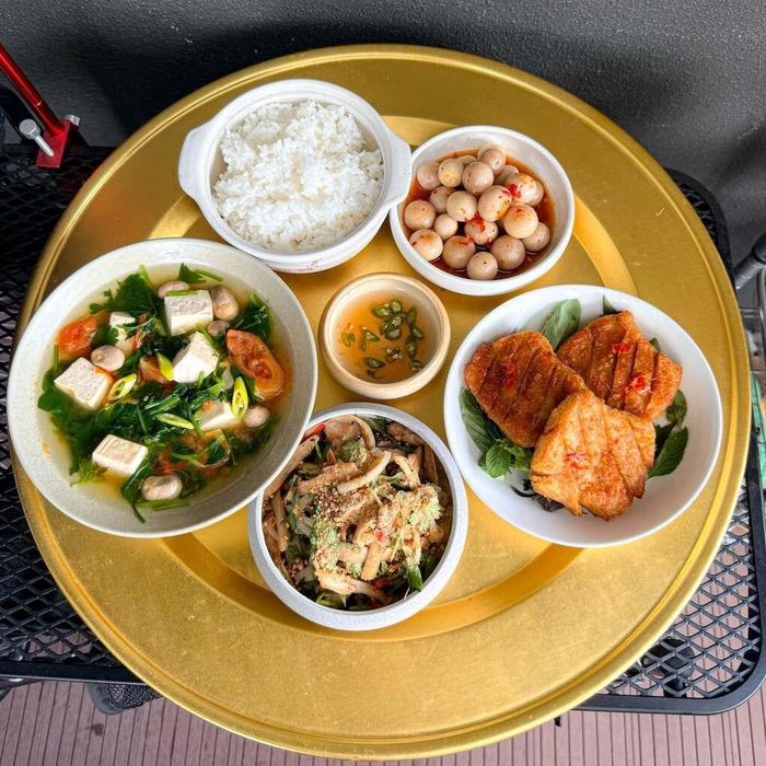 Với các mâm cơm trong tháng Vu Lan, Nhi muốn người xem có thêm gợi ý để đổi món mà không cần chuẩn bị quá cầu kỳ.