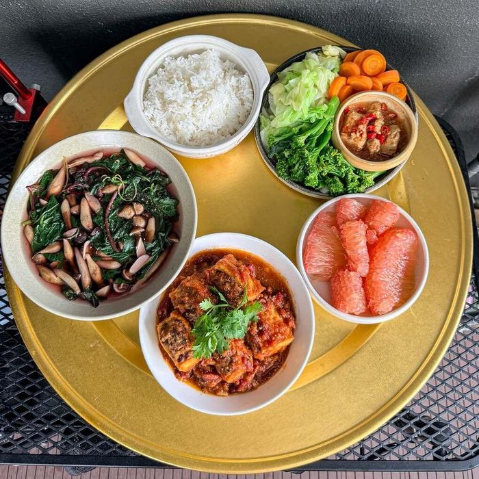 Qua những nội dung đã chia sẻ, Nhi cho biết cô kết nối được với nhiều người ở các nơi khác nhau. Có người phản hồi cảm thấy khỏe hơn khi thay đổi chế độ ăn, số khác tìm được niềm vui từ việc tự nấu nướng và xây dựng lối sống đơn giản.